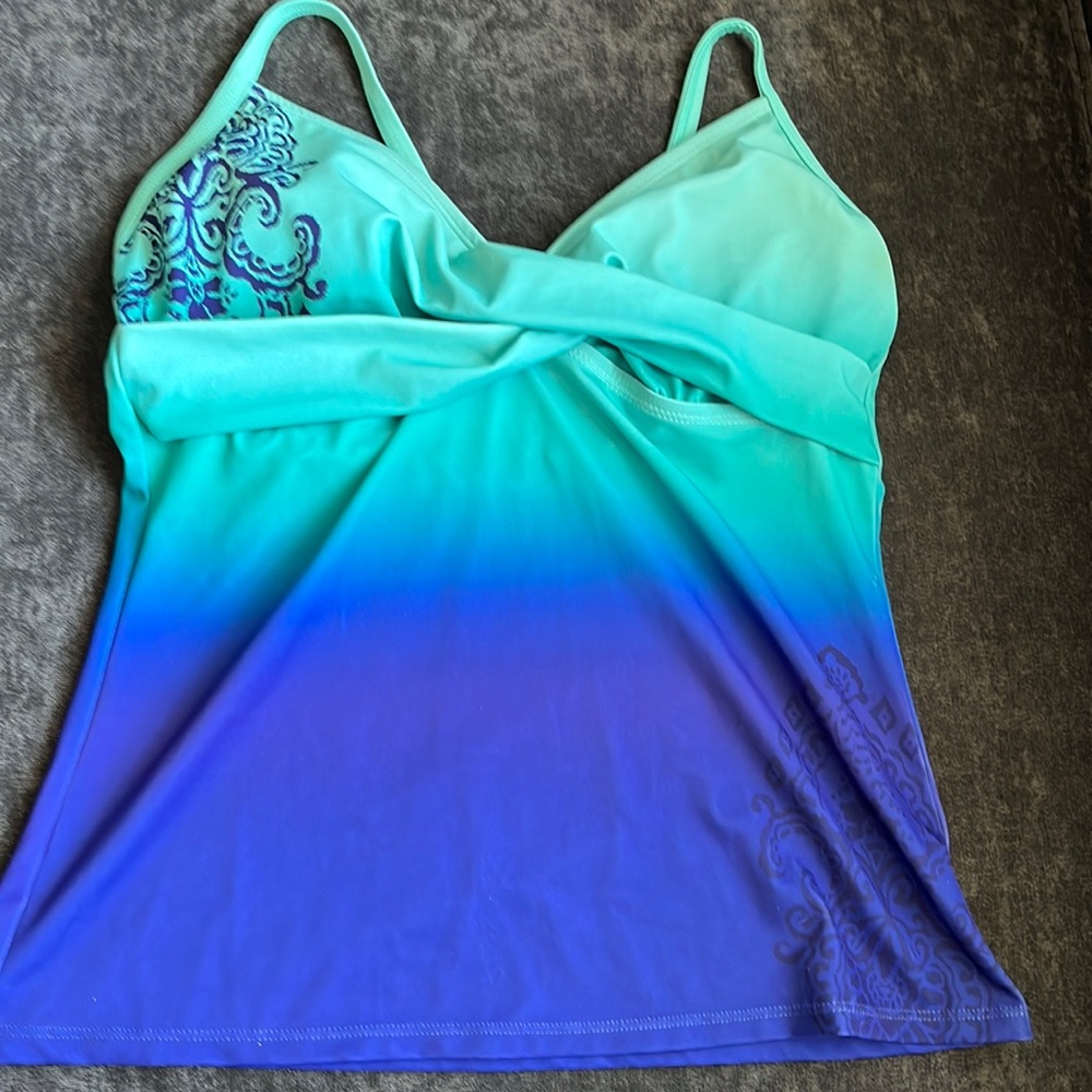 Athleta ombré Tankini top size 36 B/C